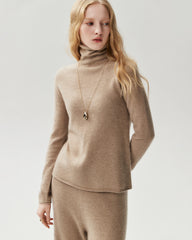 100% Cashmere Rolled-Edge Relaxed Turtleneck Sweater