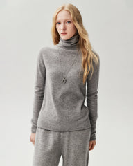 100% Cashmere Rolled-Edge Relaxed Turtleneck Sweater
