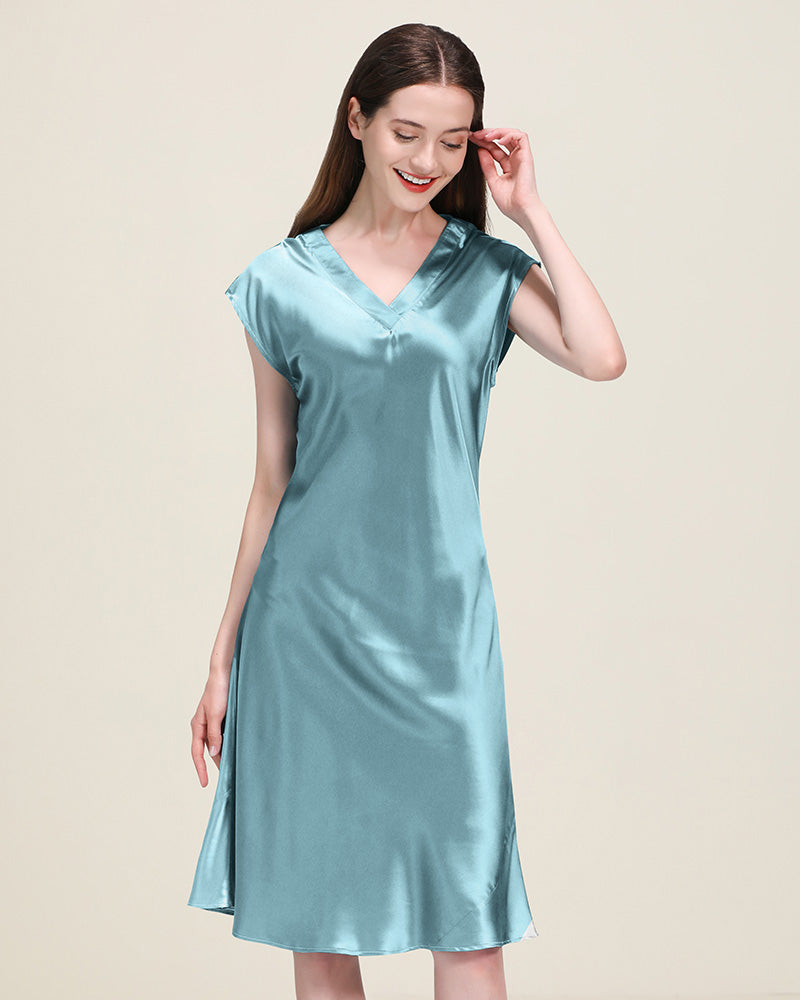 19 Momme Relaxed Fit V-neck Silk Nightgown Haze Blue