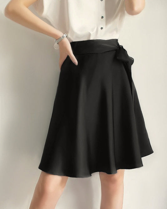 22 Momme Elegant Silk Short Skirt Black