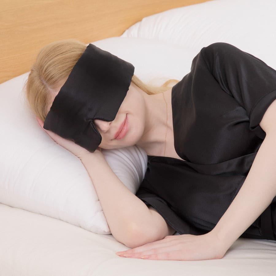 Face-Hugging Wide Double-Sided Silk Eye Mask Black