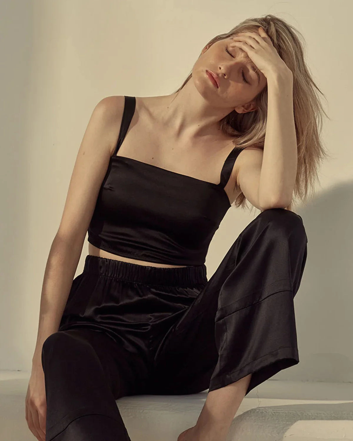 Silk Crop Tank Top Black