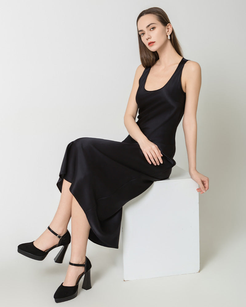 Silk Round Neck Cinched Waist Long Dress Black