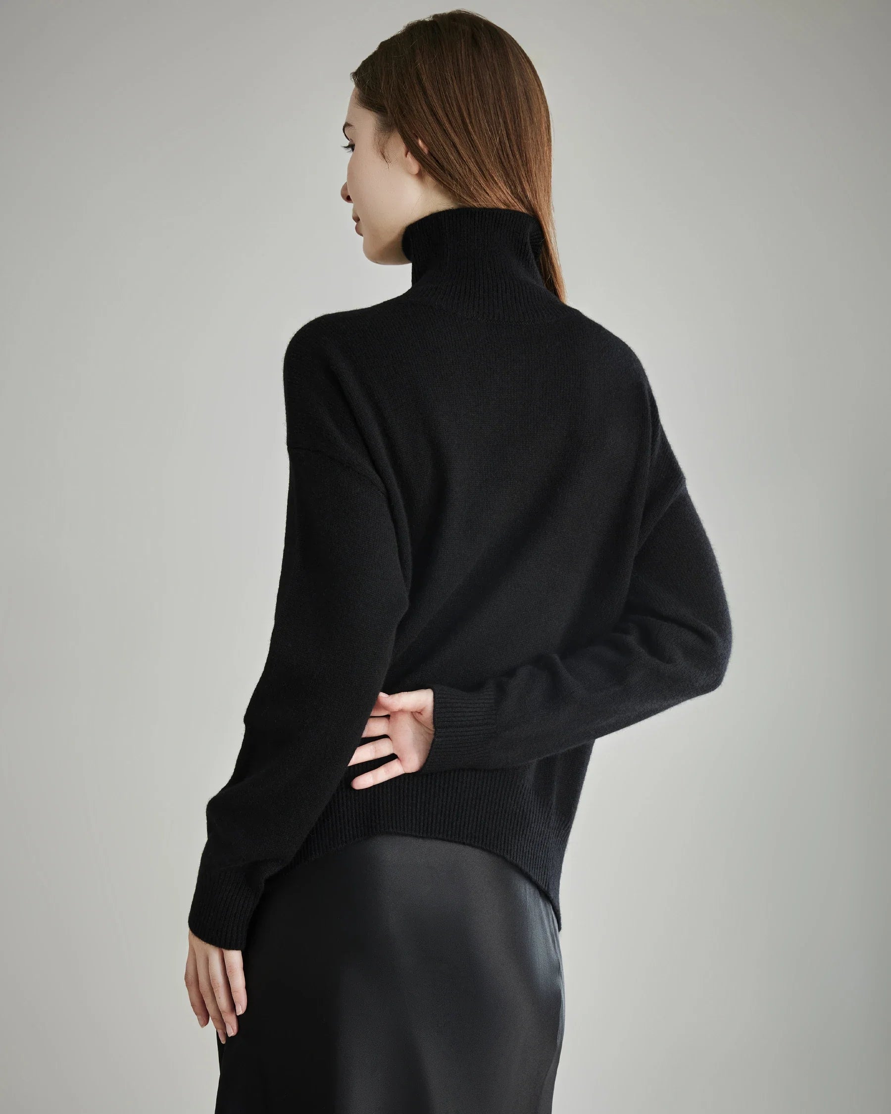Women's Loose Turtleneck Cashmere Sweater Black