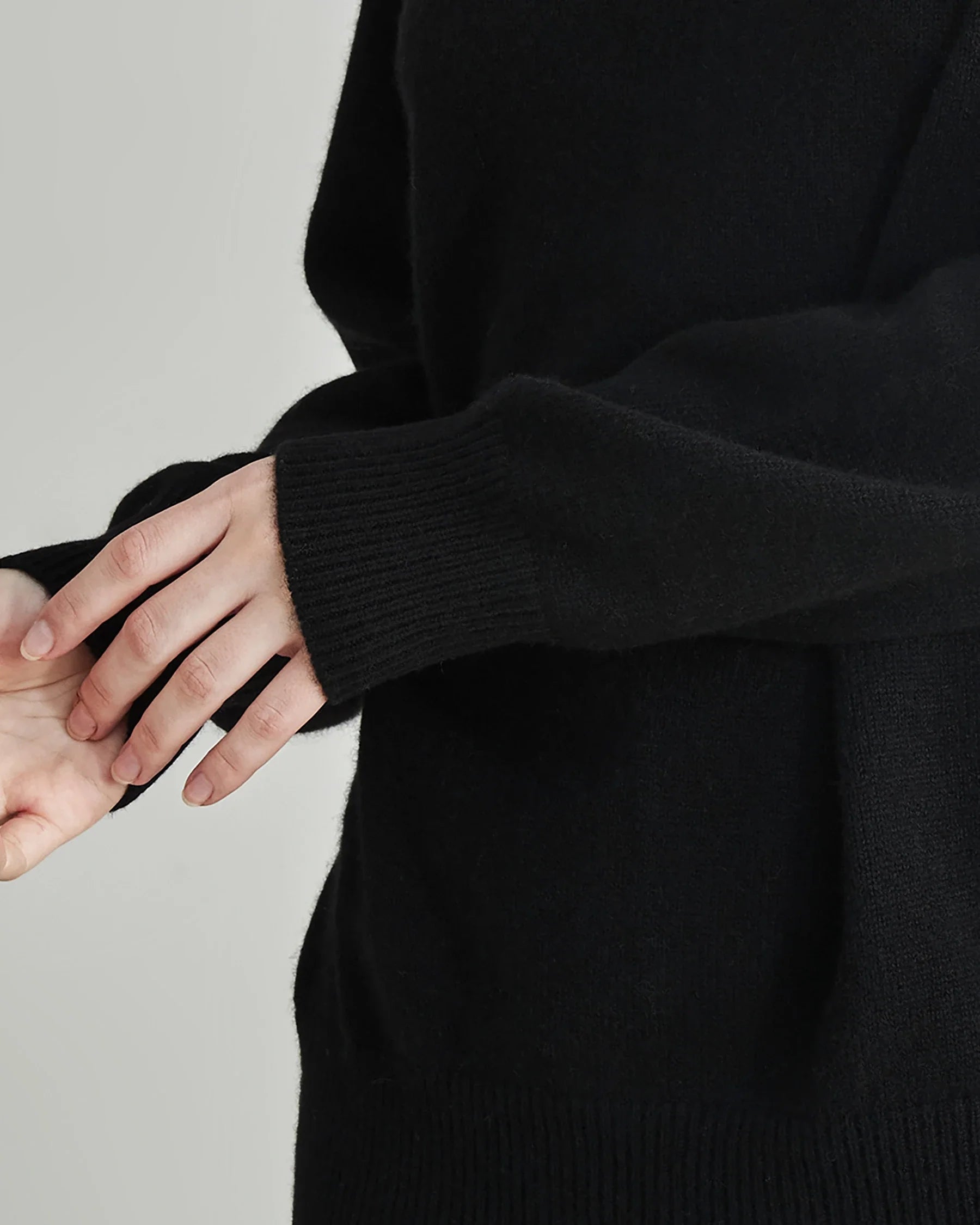 Women's Loose Turtleneck Cashmere Sweater Black