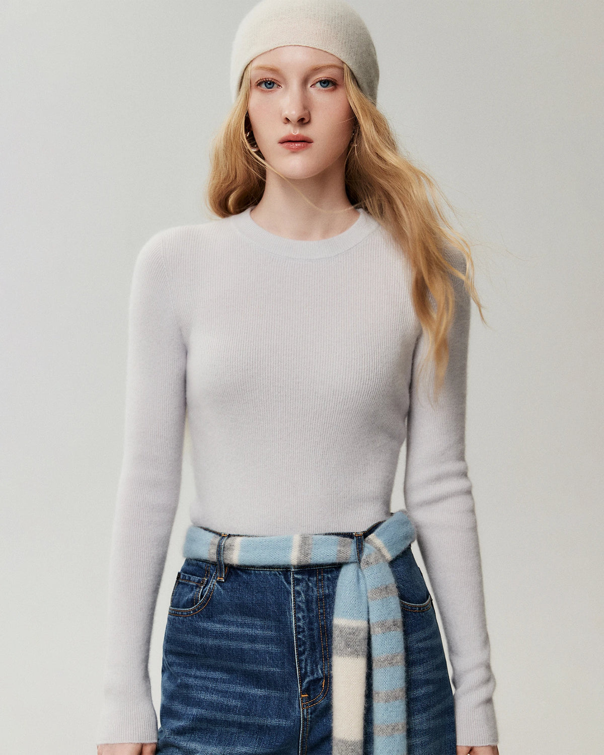 100% Cashmere Fitted Crewneck Knit Top