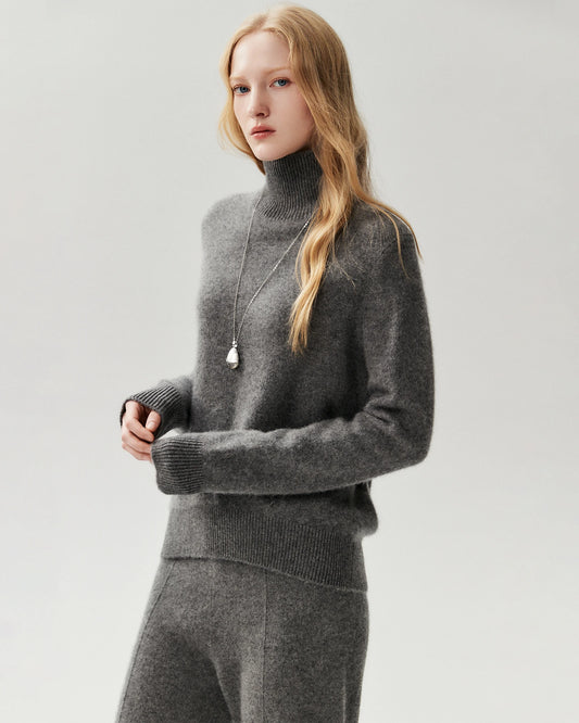 100% Cashmere Relaxed Turtleneck Sweater