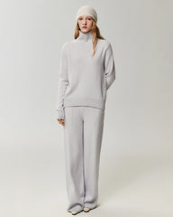 100% Cashmere Relaxed Turtleneck Sweater