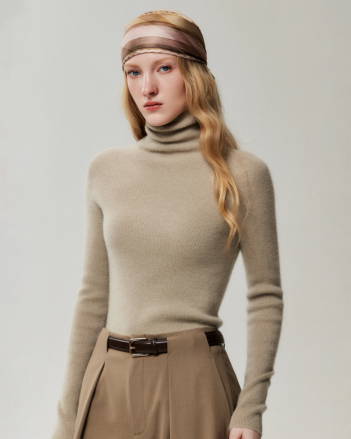100% Cashmere Ribbed Turtleneck Sweater