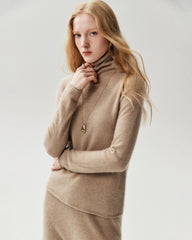 100% Cashmere Rolled-Edge Relaxed Turtleneck Sweater